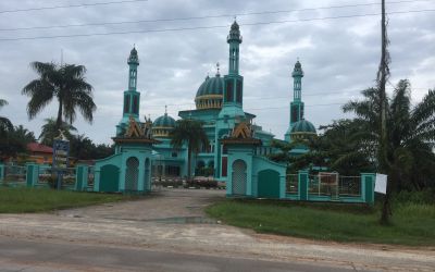 Schöne Moscheen und Kirchen unterwegs